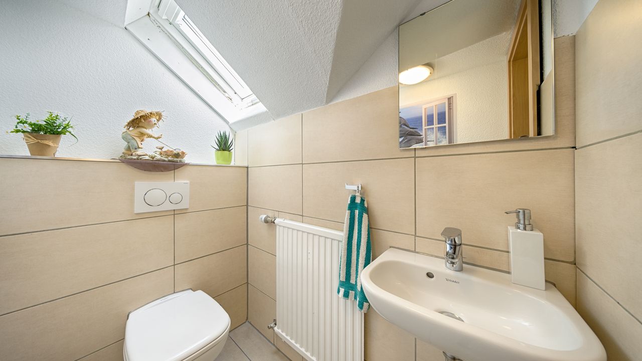 WC (Nr.9) WC (Nr.9)